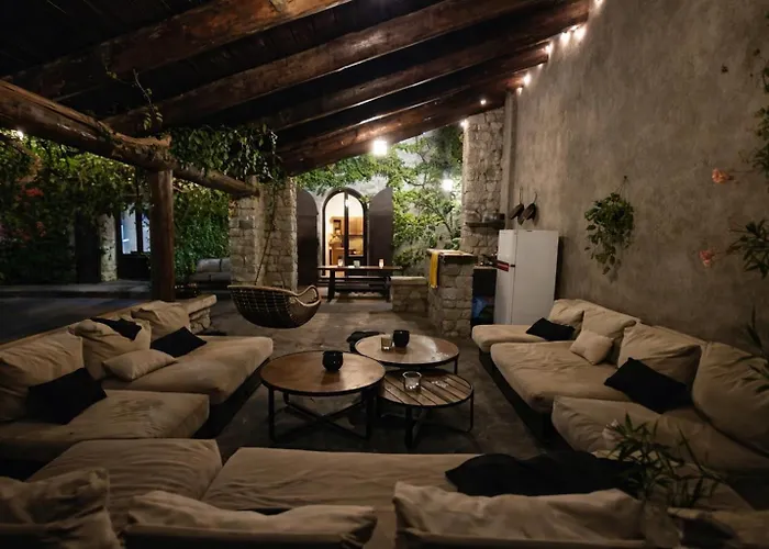 De Charme - 4 Indépendantes Et 3 Salles De Bains * Corte (Corsica)